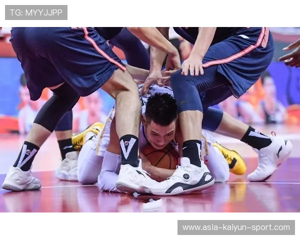 篮球队长怒批队友松懈，媒体爆出内部风波